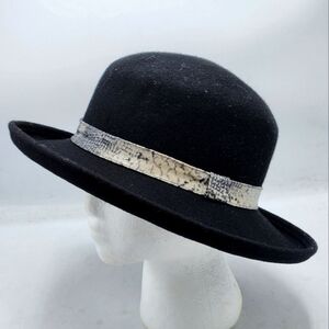 Vintage Unisex Black Homburg Wool Hat With Snake Skin Belt Around Detail OS